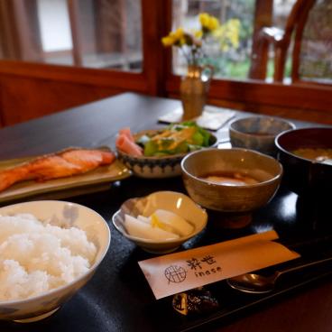 Machiya Inase (Otsu), Traditional breakfast at an inn