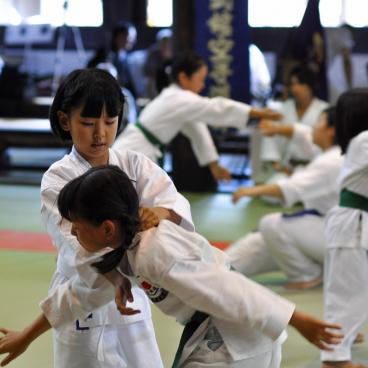 Butokuden (Kyoto), Young judokas training