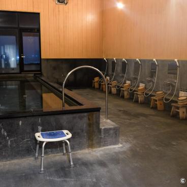 Ise Shinsen, Men's section of the indoor baths at the hotel