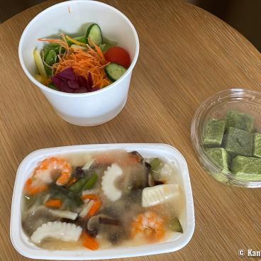 Quarantine in Japan during the Coronavirus pandemic, Bento-type cold meal 3
