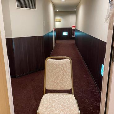 Quarantine in Japan during the Coronavirus pandemic, Chair placed in front of the room's door