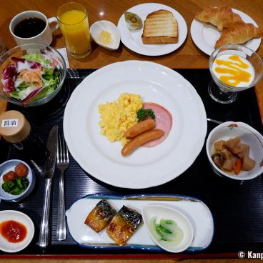 Hotel Castle (Akita), Japanese and Western breakfast served as a buffet in a hotel