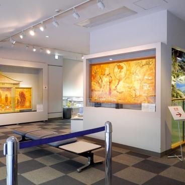 Kuji Amber Museum, Amber mosaics