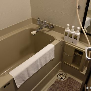 Shiojitei (Toba), Bathroom in a "Modern Japanese Twin" Room