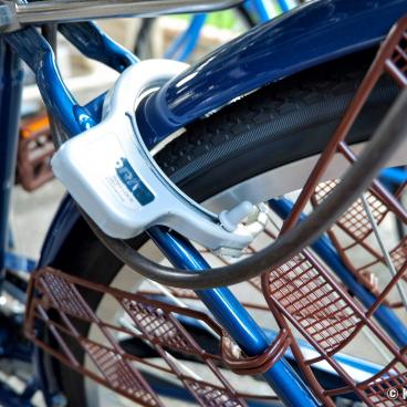 Japanese anti-theft system, Horseshoe lock on the rear wheel