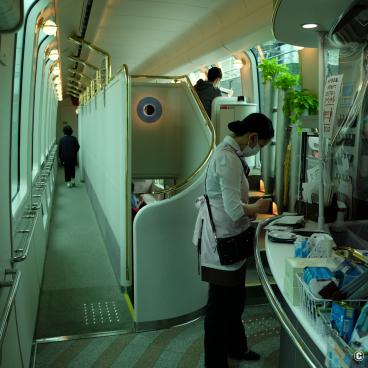 Premium Express Shimakaze, Counter in the dining car