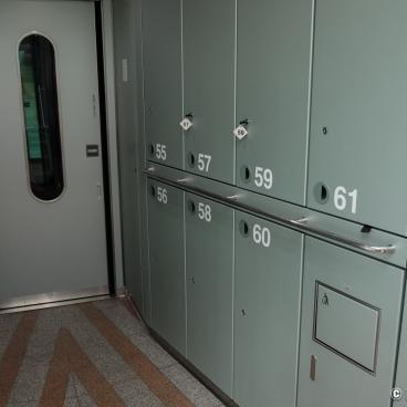 Premium Express Shimakaze, Coin lockers luggage storage