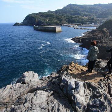 Motonosumi Inari Jinja (Chugoku), View on Tsuo port from the cliff