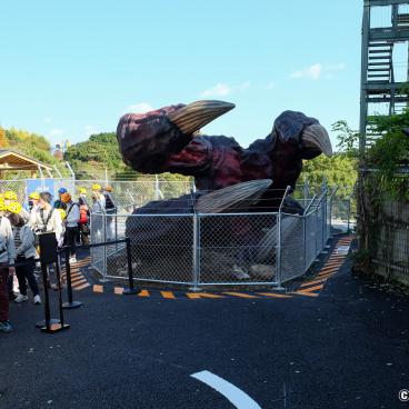 Nijigen no Mori, Waiting line for the ziplines of the Godzilla Interception Operation Awaji
