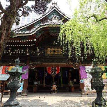 Rokkaku-do (Kyoto), Front of the main hall