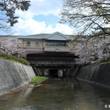 Shukugawa Park (Hyogo), Koroen Station on the Hanshin Line