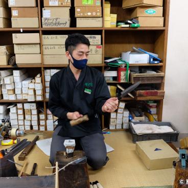 Sakai-Tohji Knife Museum, Workshop to assemble a knife