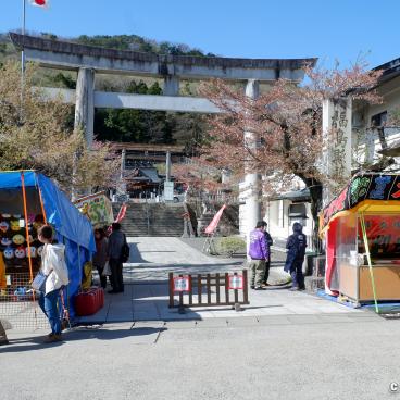 Fukushima City (Tohoku), Entrance of Gokoku-jinja shrine on Mount Shinobu