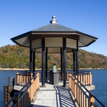 Kanzanjicho (Hamamatsu), Pier on Lake Hamana