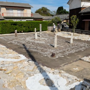 Inujima "Art House Project", Paintings "Listen to the Voices of Yesterday Like the Voices of Ancient Times" by Yusuke Asai