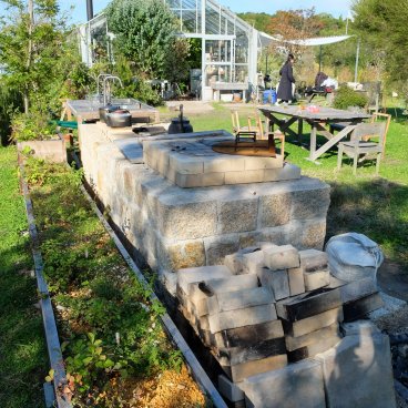 Inujima Life Garden, Outdoor kitchen and ecological greenhouse
