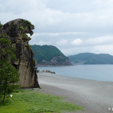 Kumano (Mie), Shishi-iwa Lion Rock on Shichiri-mihama beach