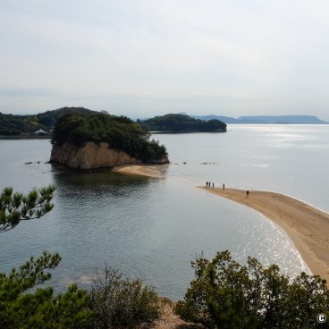 Shodoshima (Shikoku), Angel Road a sandbar walkable at low tide
