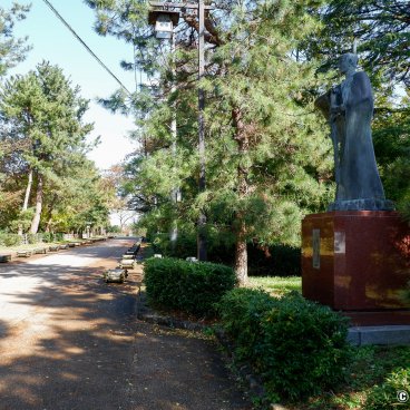 Takaoka (Toyama), Castle park and Takayama Ukon statue