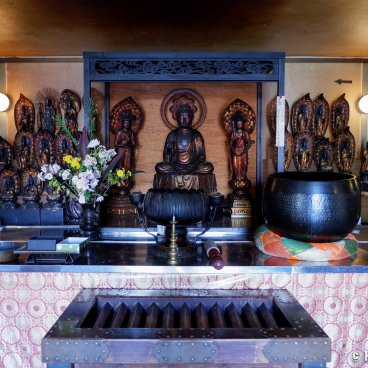 Takaoka (Toyama), Inside the base of the Buddha Amida bronze statue