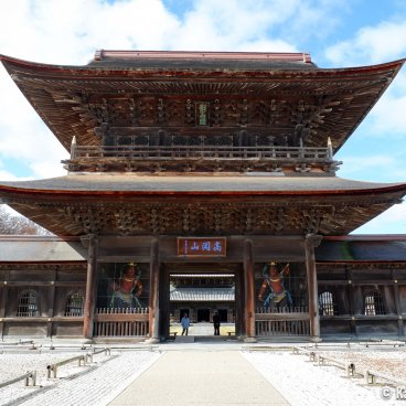 Zuiryu-ji (Takaoka), Sanmon Gate and Nio guardians