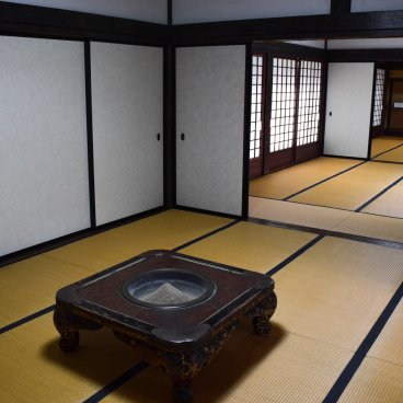 Chidokan (Tsuruoka), Tatami room and crafted table