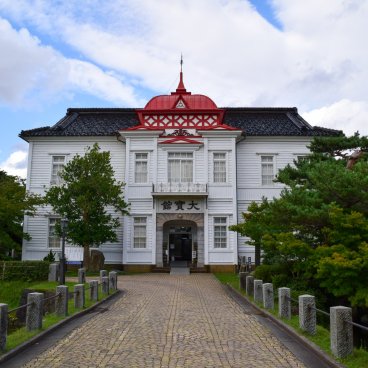 Chidokan (Tsuruoka), Exhibition building in the castle's park