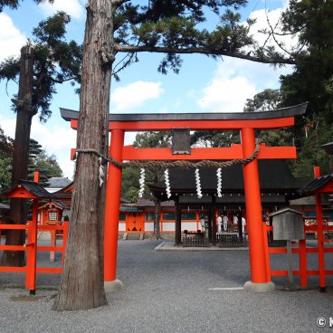 Yoshida-jinja (Kyoto), Main esplanade of the shrine