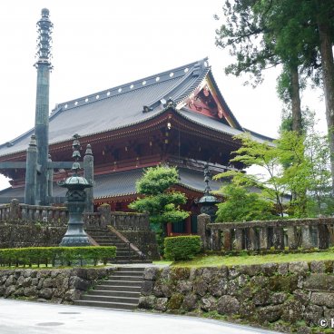 Rinno-ji (Nikko), Sorin-to tower and Sanbutsudo main hall