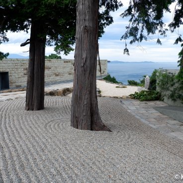 Enoura Observatory (Odawara), Dry garden and ocean view