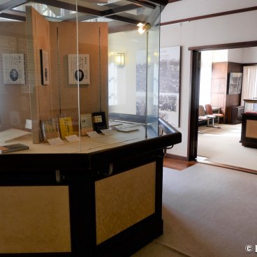 Kamakura Museum of Literature, Indoor exhibition room