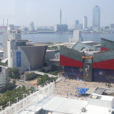 Tempozan (Osaka), View on Kaiyukan Aquarium and Osaka Culturarium from the Ferris Wheel
