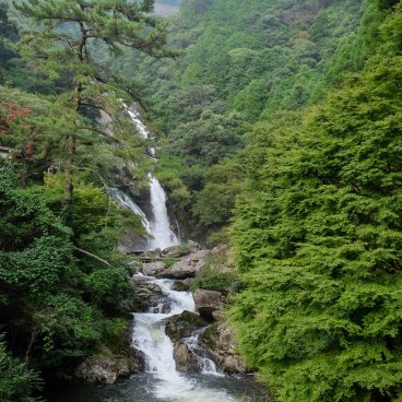 Karatsu (Saga, Kyushu), Mikaeri no Taki Falls viewed from the suspended bridge