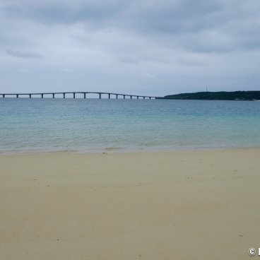 Yonaha-Maehama Beach (Miyako-jima), View on Kurima Bridge