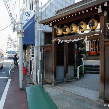 Sugamo (Tokyo), Entrance of Sugamo Sarutahiko Okami Koshin-do shrine