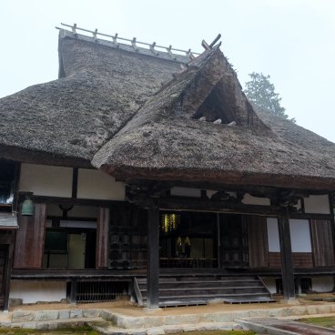 Tesshin-ji (Hyogo Prefecture), Hon-do thatched-roof pavilion