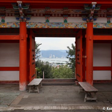 Kishu Tosho-gu (Wakayama), View from Romon Gate