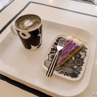 2D Cafe (Tokyo), Serving of one drink and one dessert