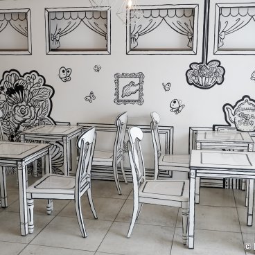 2D Cafe (Tokyo), Black and white comic-strip themed restaurant 4