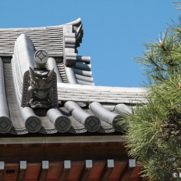 Engaku-ji (Kamakura), Architectural detail on one of the temple's pavilion roof