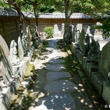 Engaku-ji (Kamakura), Sacred path of the 100 Kannon stelae