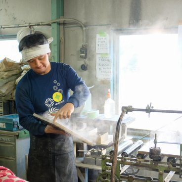 Koyo Seiga (Himeji), Demonstration of Ibushi tile making