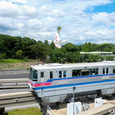 Bampaku-kinen-koen station (Osaka), View on the Tower of the Sun from the Monorail