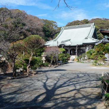 Ryuko-ji (Enoshima), Temple's grounds