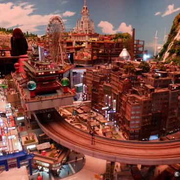 Small Worlds Tokyo (Odaiba), Miniature imaginary village of Asian inspiration 2