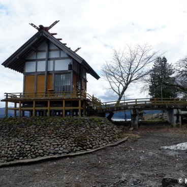 Lake Tazawa-ko (Akita), Kansagu shrine (Ukiki-jinja)