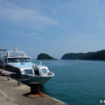 Tomogashima (Wakayama), Ferry stopping at Okinoshima Island