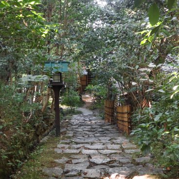 Choraku-ji (Kyoto), Alley of the temple