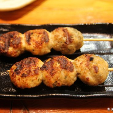 Torikizoku Shinjuku Kuyakusho-dori (Tokyo), Chicken meat ball skewers