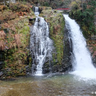 Ginzan Onsen (Yamagata), Shirogane no taki fall